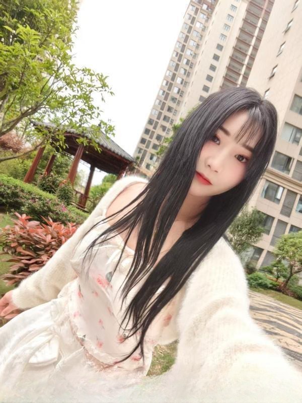 光谷大长腿芳芳