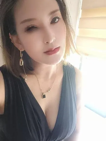 身材性感美女