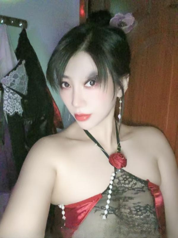 风骚眼镜淫妻