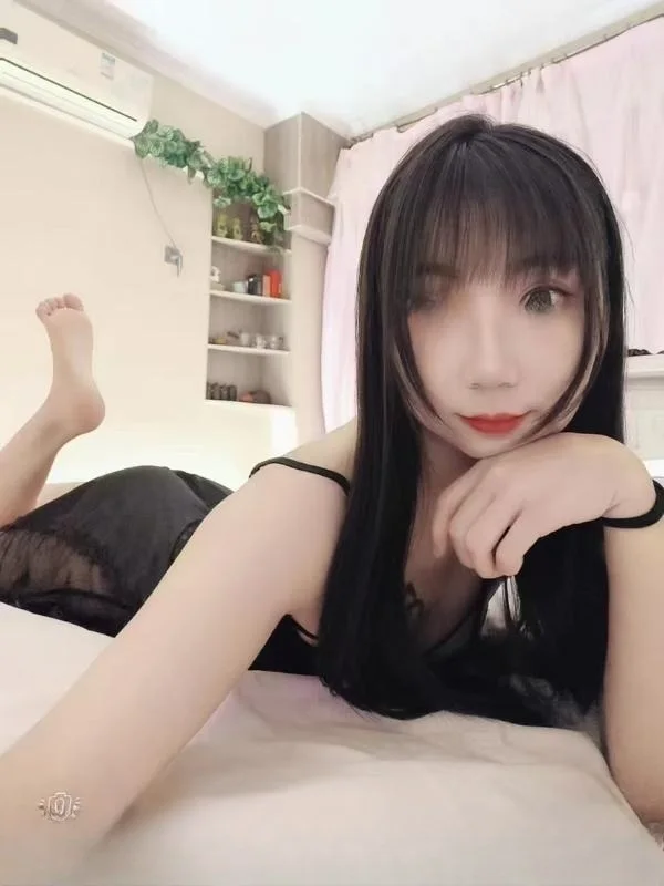 南关性感美腿妹子 图 2
