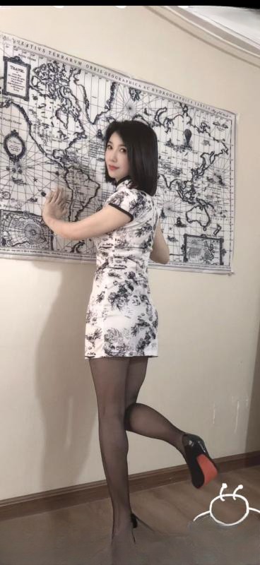 卖化妆品的小姐姐 图 2