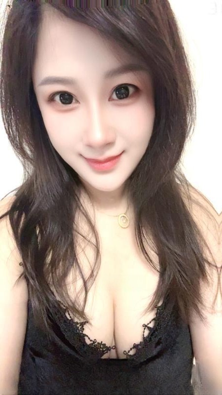 七宝大胸骚少妇