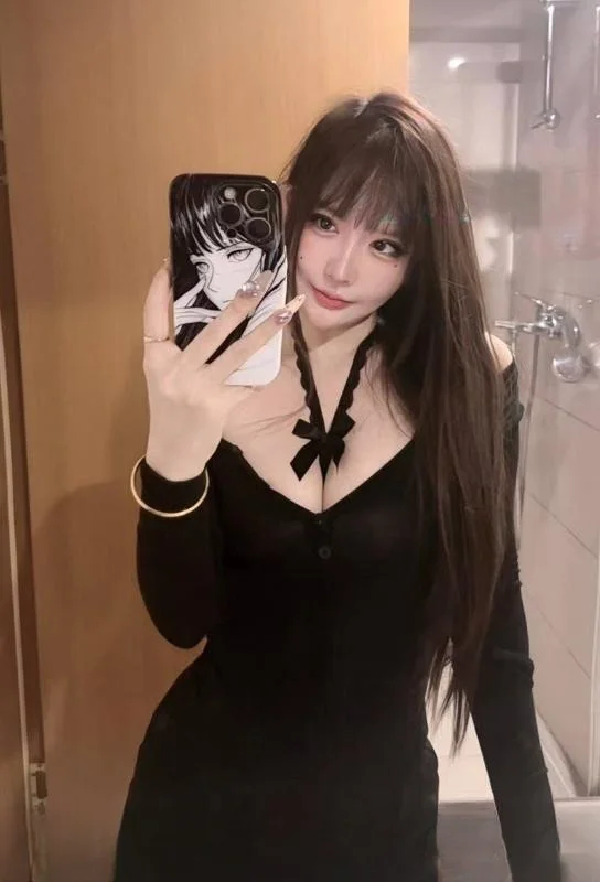 网红脸大奶制服御姐 图 4