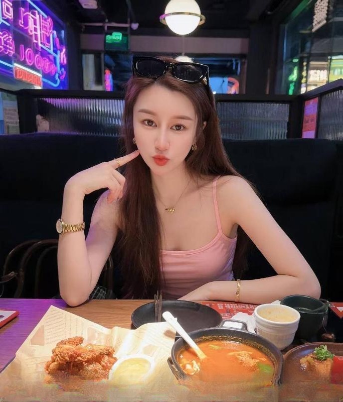 罗湖媚眼美臀御姐 图 2