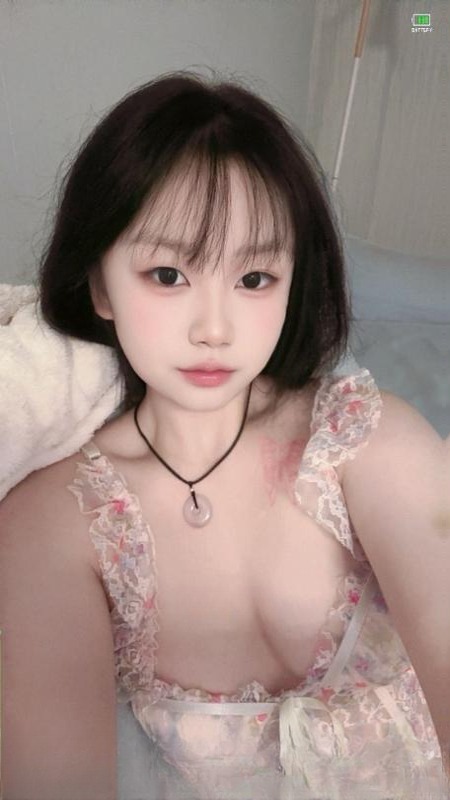 经开19岁肤白嫩妹