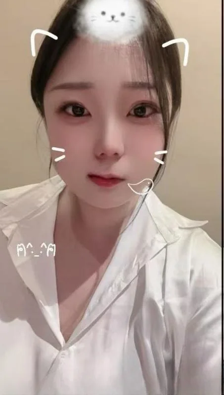 大胸温柔型女孩