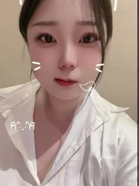 大胸温柔型女孩