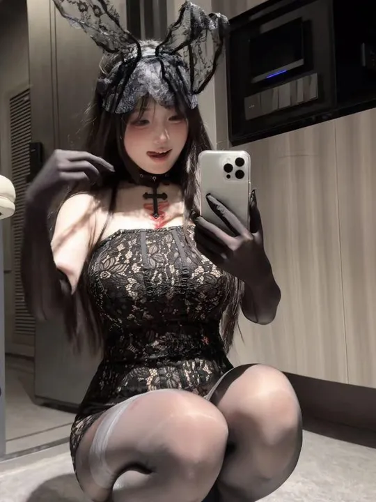 甜妹儿蜜桃子