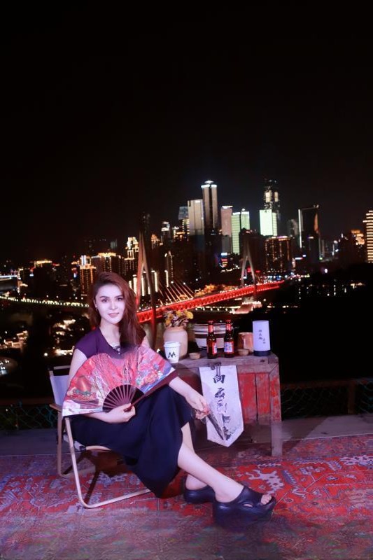 袁家岗异域风情妹纸 图 2