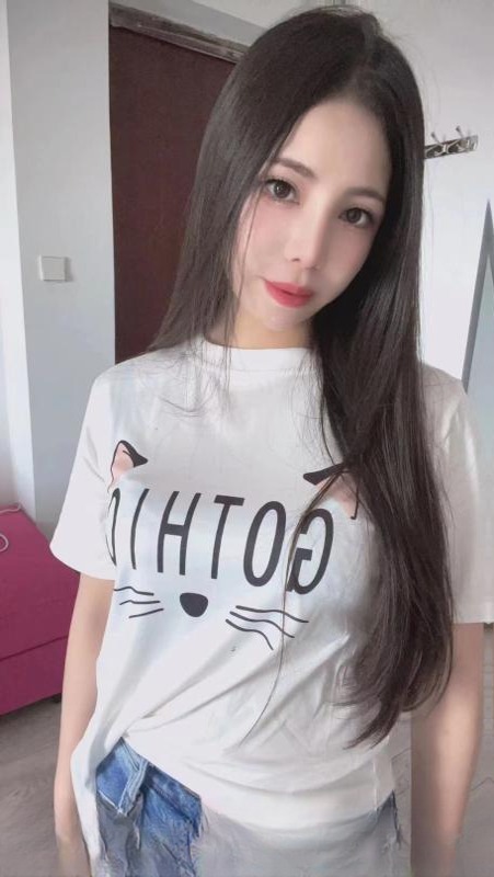 大奶纯情少女