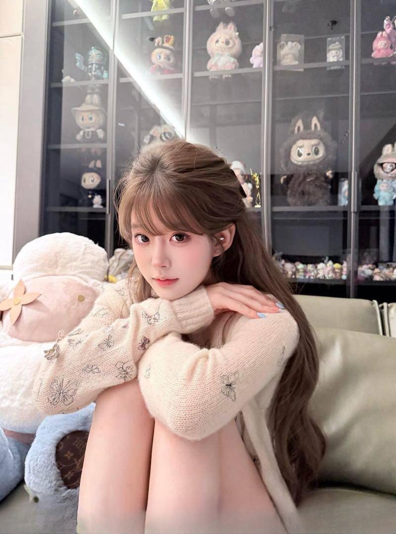 后入大胸美少女