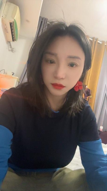 上城眼镜少妇小画 图 4