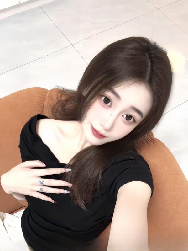 江岸清纯可爱美少女 图 4