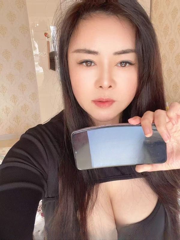 津南区大胸御姐 图 3