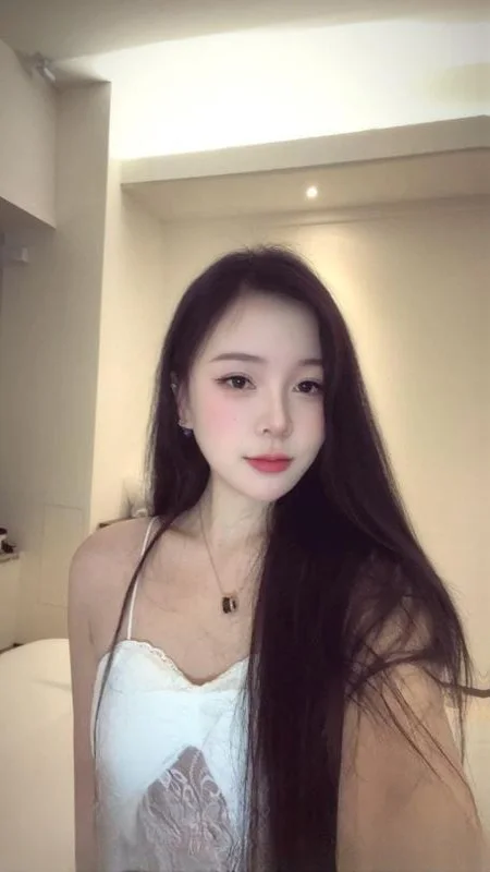 武侯冷白皮御姐楚依依 图 3