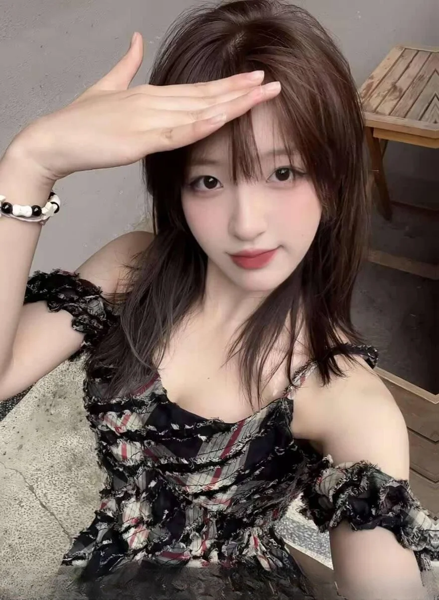 肤白貌美气质美女 图 2