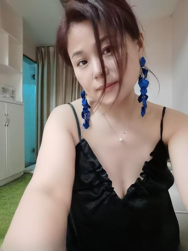 建邺风情韵味老板娘