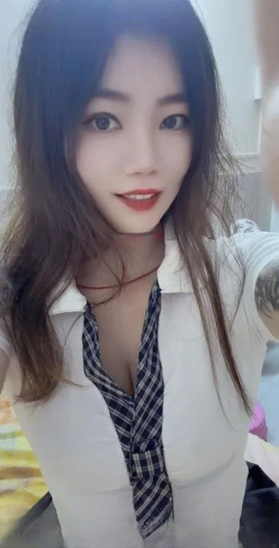 风骚佛系女子 图 2
