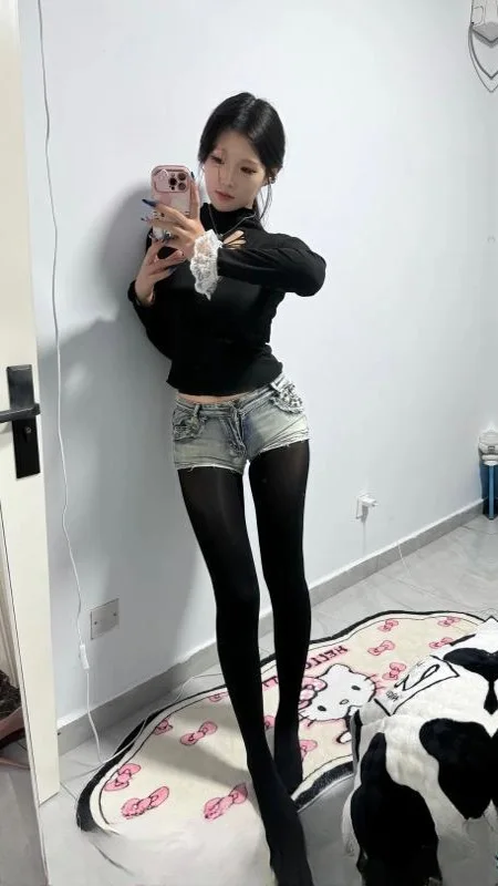 黑丝美腿奈奈 图 2