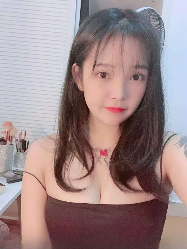 性感肤白小美 图 3