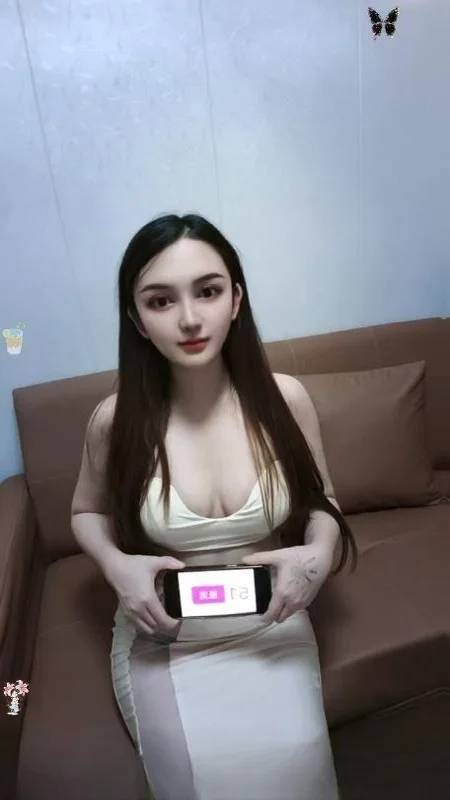 肤白颜值依娜
