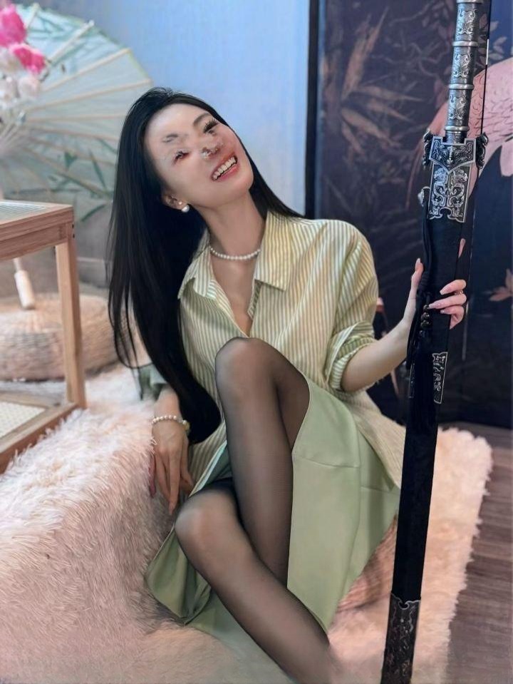 绝对本人御姐言听计从 图 2