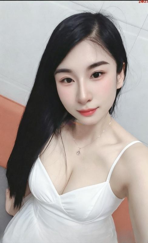 白云知心服务型姐姐