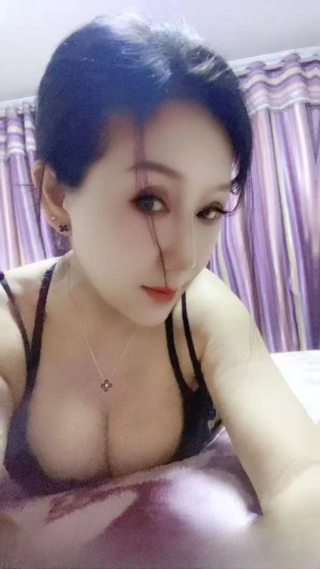 媚眼易出水兼职熟女 图 2