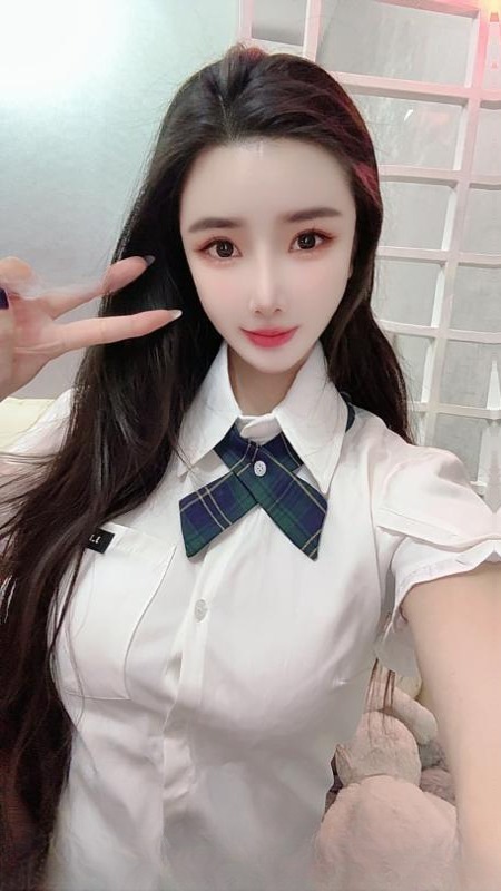 前凸后翘颜值子萱老师 图 2