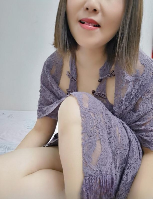 晓港性感熟女 图 2
