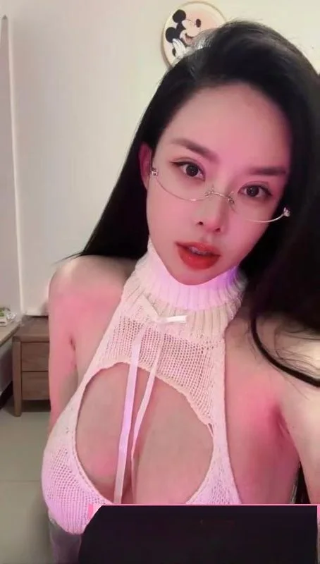 天河大胸内衣模特卡丽 图 4