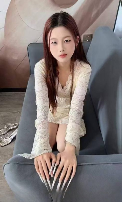 洪山肤白颜值嫩妹 图 2