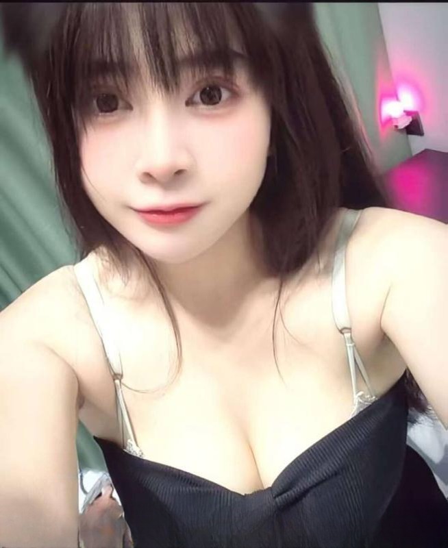 性感肤白小萝莉 图 3