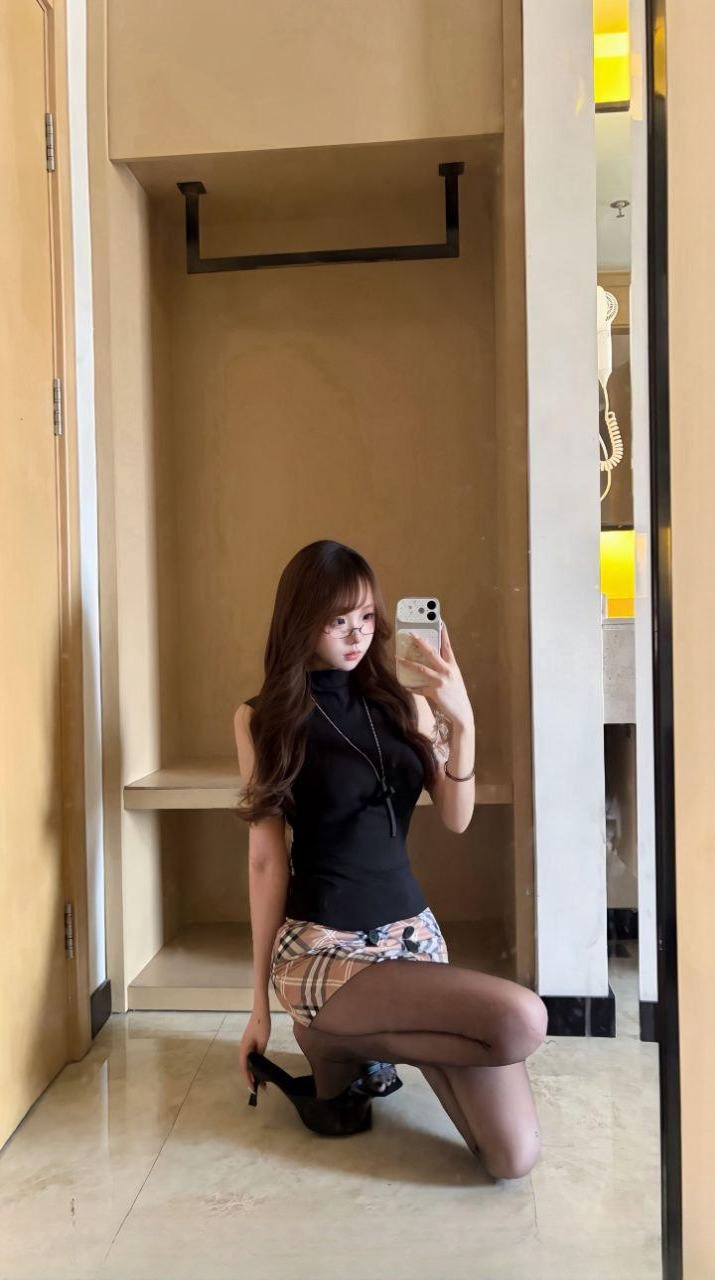 反差女友感小骚女 图 2