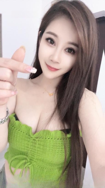大奶风骚小姐姐