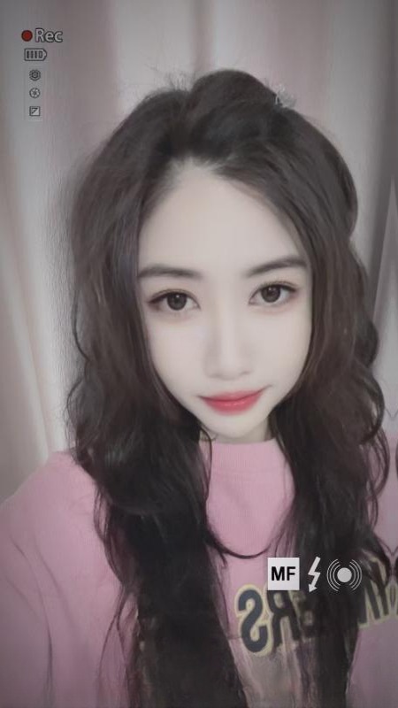 服务系肤白妹子简心