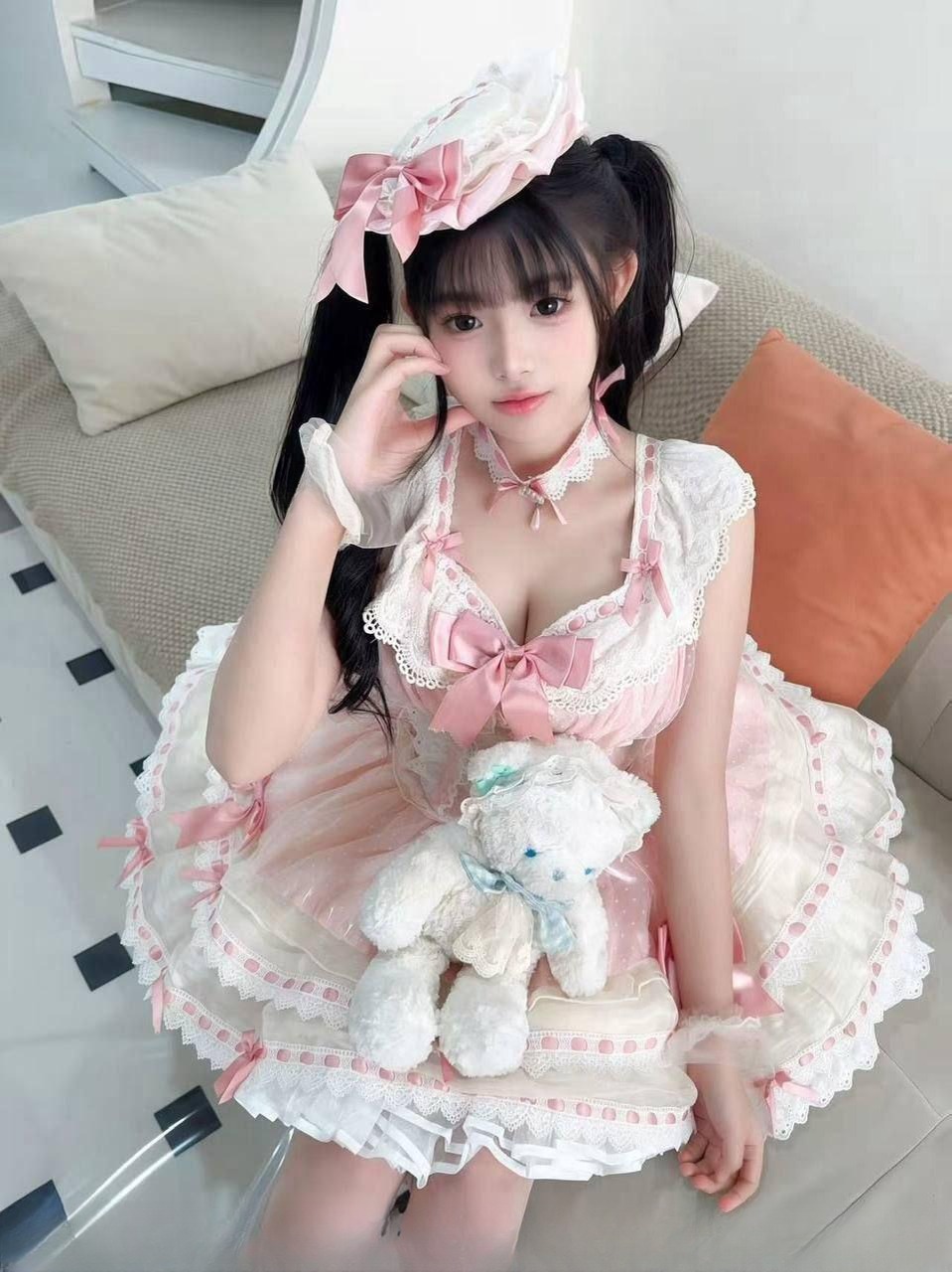 大奶学生妹可舔可抠
