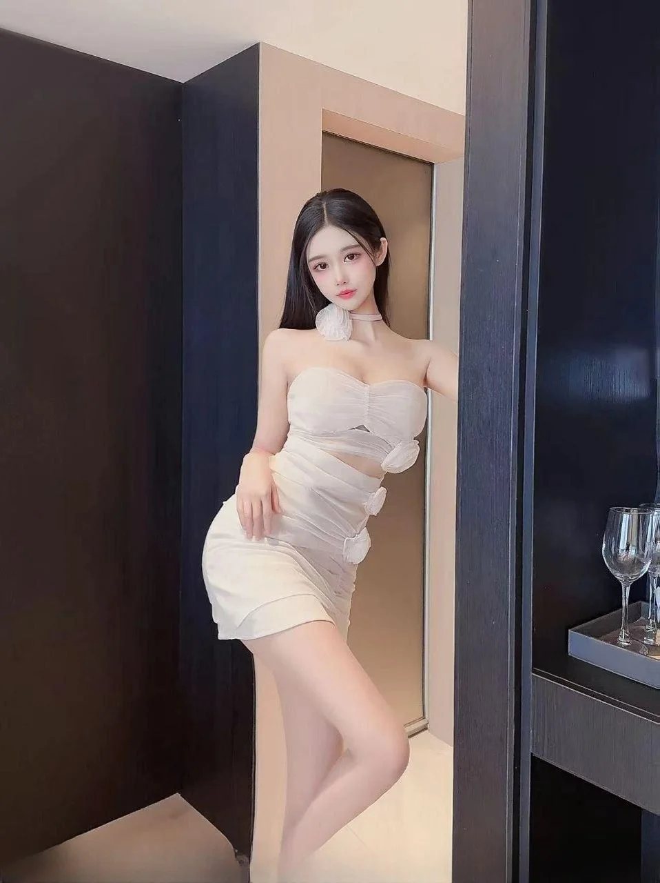 淫水直流漂亮御姐 图 2