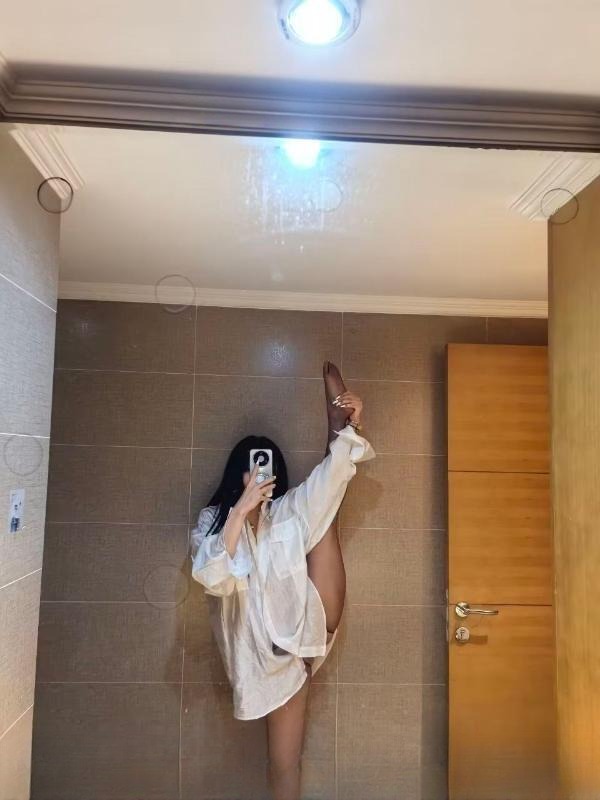 高挑性感长腿颜值妹子