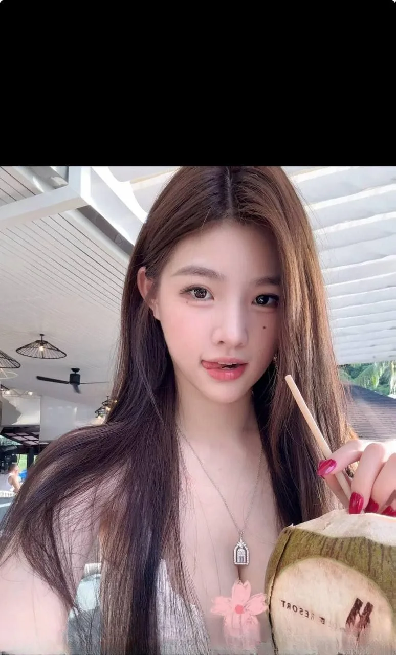 精品饱满妹妹扒着入