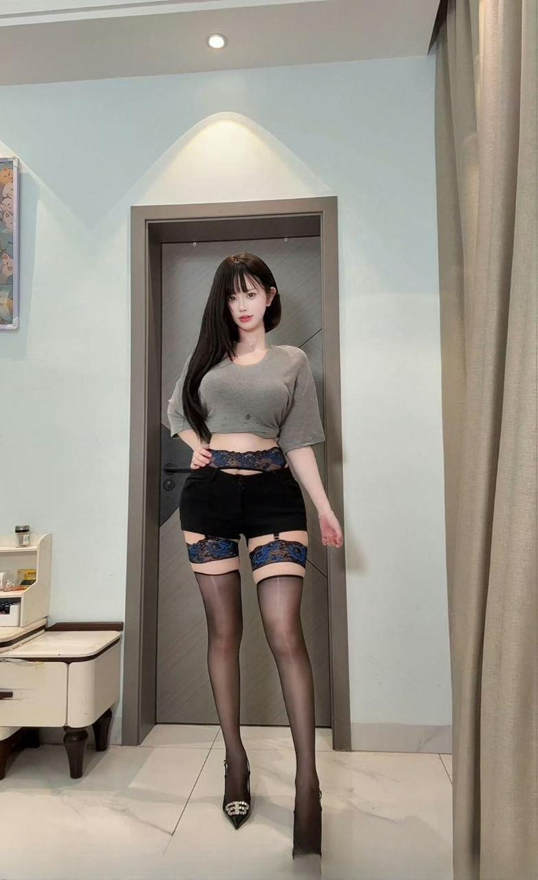 黑丝极品美腿 图 2