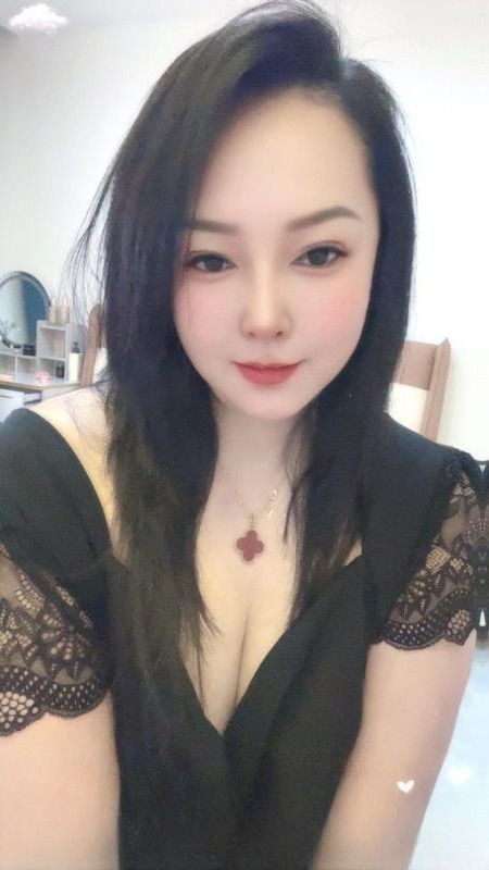 丰满美乳少妇 图 2