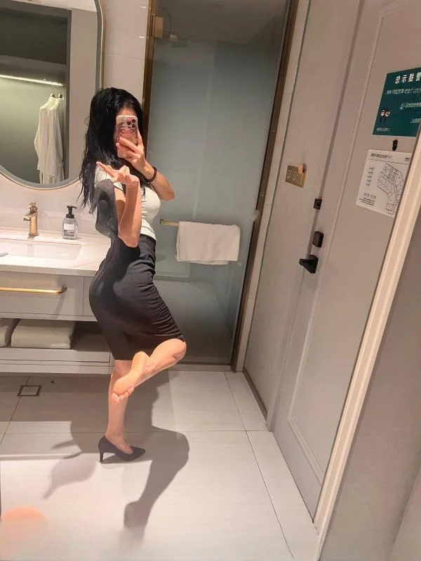观音桥S型美女 图 3