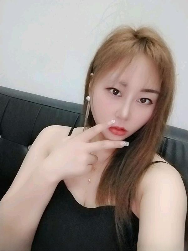巨乳服务型小姐姐
