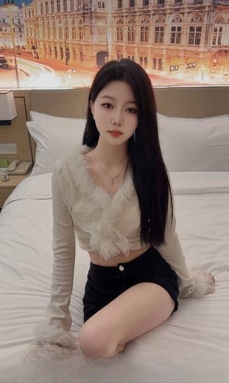 崇明调教粉嫩少女好艹