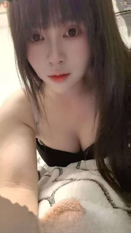 性感肤白小萝莉