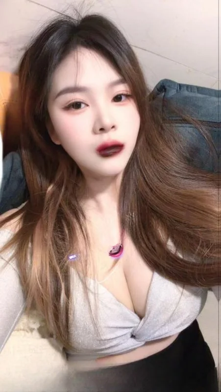 郑州好身材御姐芯芯 图 3