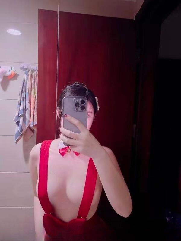大胸肥臀骚晴儿 图 3