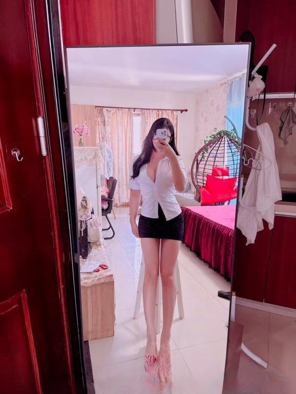 大胸肥臀骚晴儿