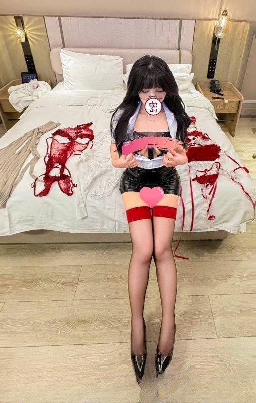清纯反差颜值嫩妹 图 2